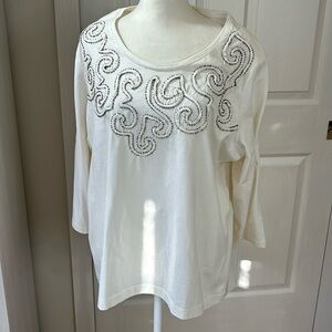 Chicos Zenergy Crème 3/4 Sleeve T with Embossed Detail Size 3